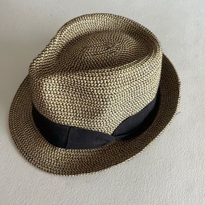 Fidora hat